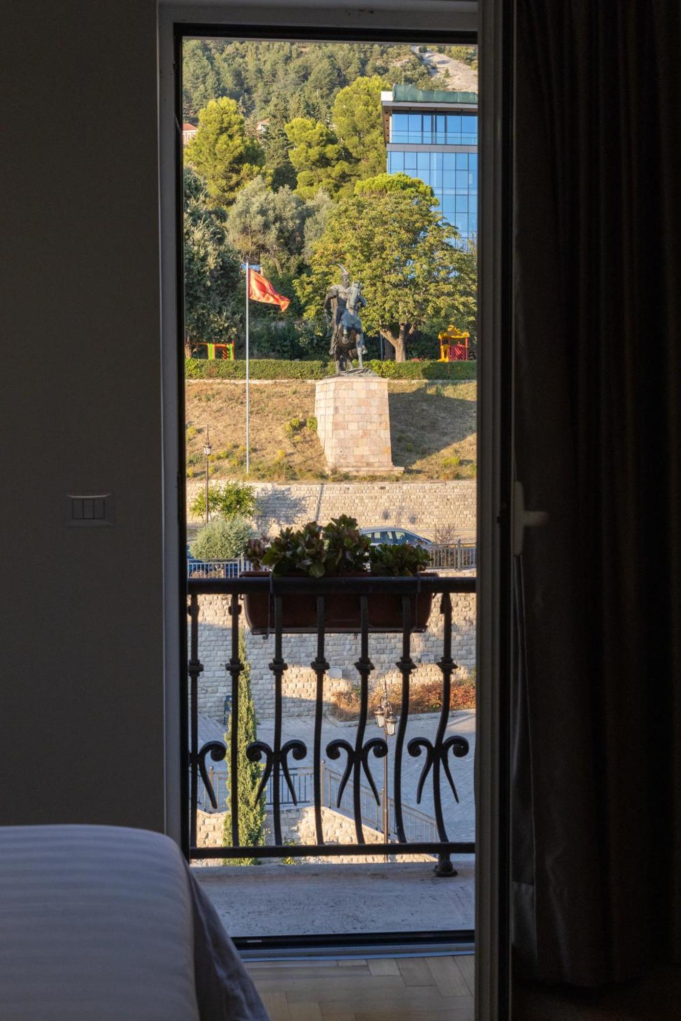 Mervin Hotel Krujë المظهر الخارجي الصورة