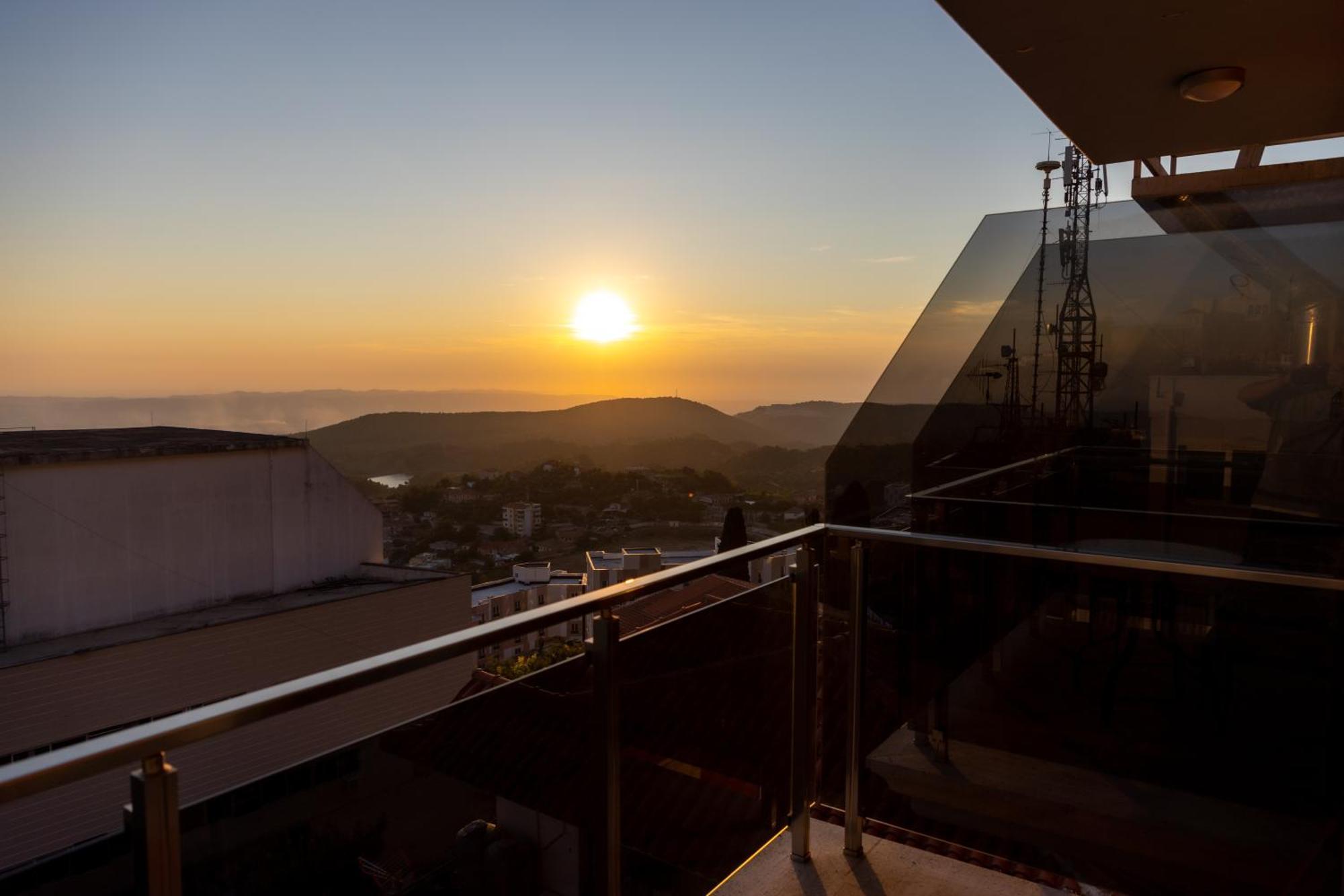 Mervin Hotel Krujë المظهر الخارجي الصورة